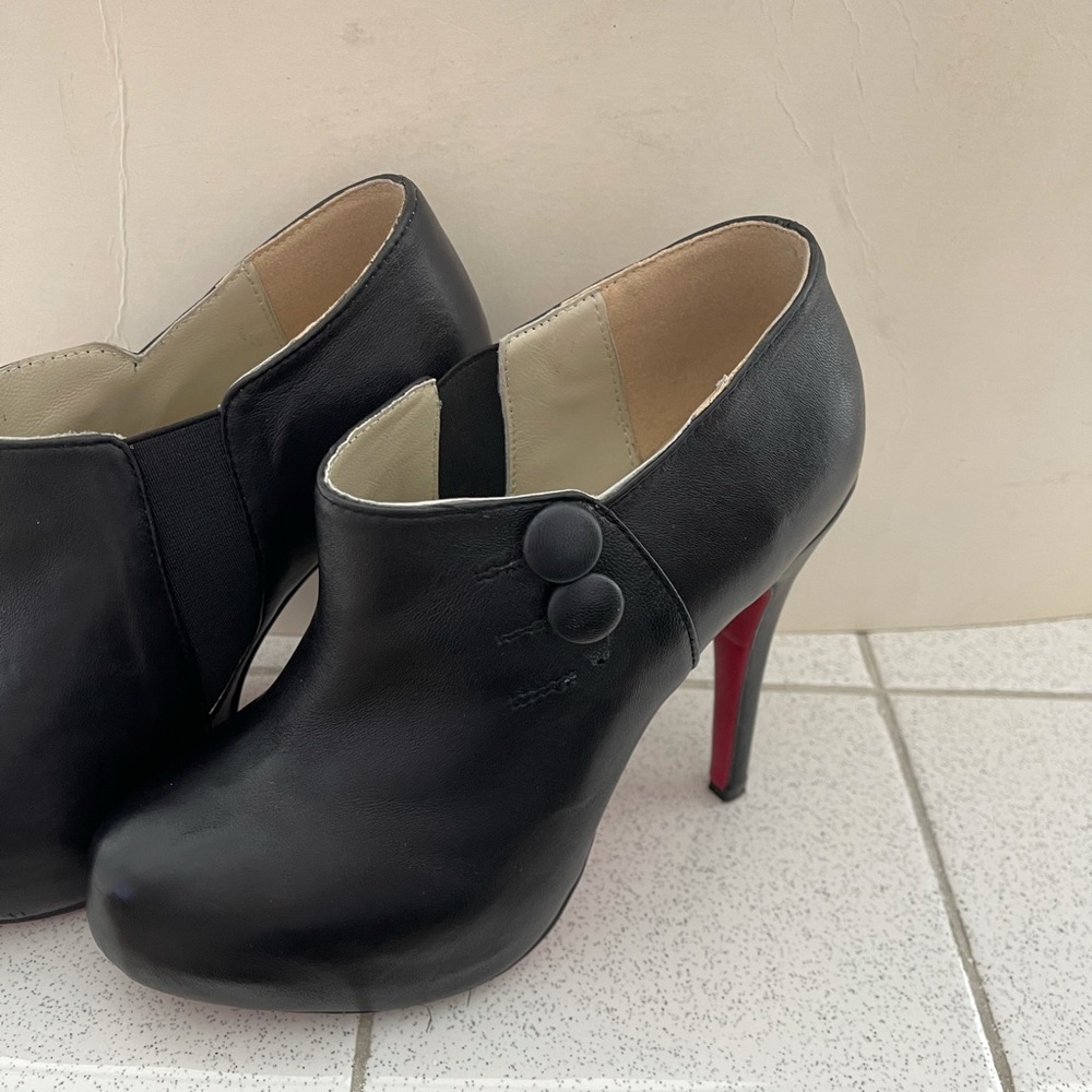 Christian Louboutin shoes - Picture 3 of 9